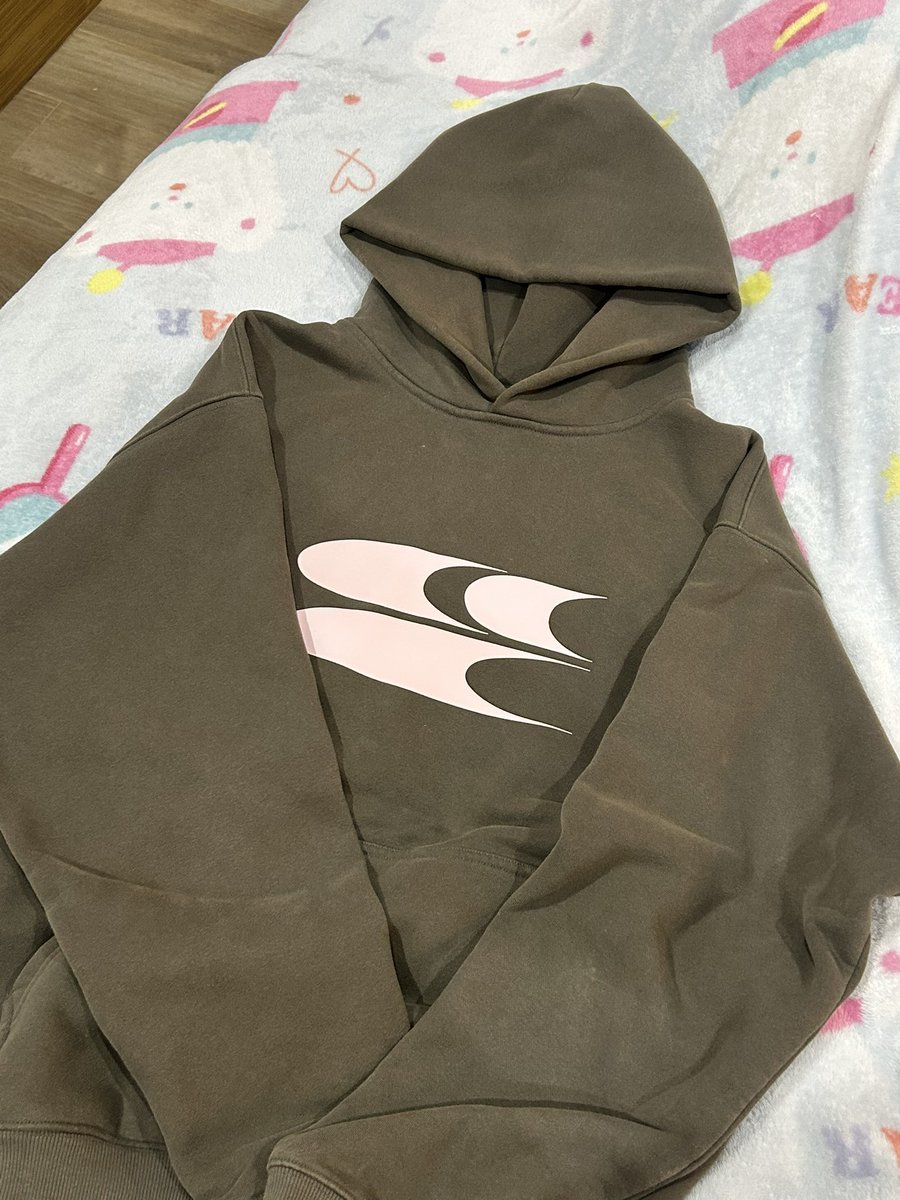 qqjjar's tweet photo. ส่งต่อ crying center สี dark grey size S 750รส สภาพดี !
ทักมาดูเพิ่มเติมได้ค่ะ♥️

#cryingcenter #ส่งต่อcryingcenter #ส่งต่อเสื้อผ้ามือสอง #เสื้อผ้ามือสอง #ส่งต่อเสื้อผ้า #ส่งต่อเสื้อผ้ามือ2 https://t.co/SlNRMRm4vr