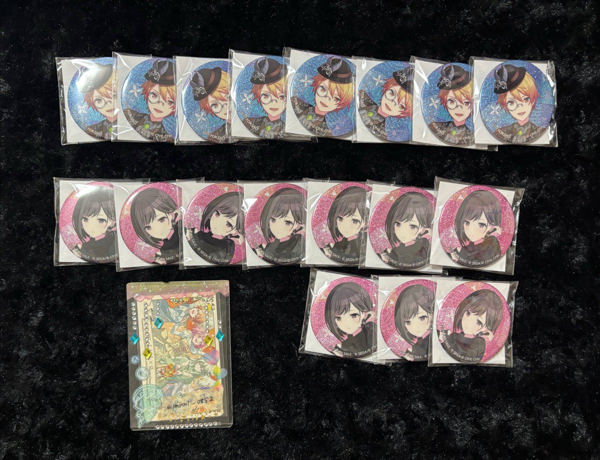 mirai_0852's tweet photo. プロセカ 缶バッジ 交換

求）画像4
えむ＞特訓前KAITO＞後KAITO＞初期星3

譲）画像1～3
初期スレ傷不良結構ありました。
気になる方は画像お送りします

画像1まふゆ後、画像2、画像3赤線はえむ含む取引＋画像3🟦無印から同数引き取り希望

えむKAITO後は同数づつだと嬉しいです

続⬇️ https://t.co/Y4FVV73IKc