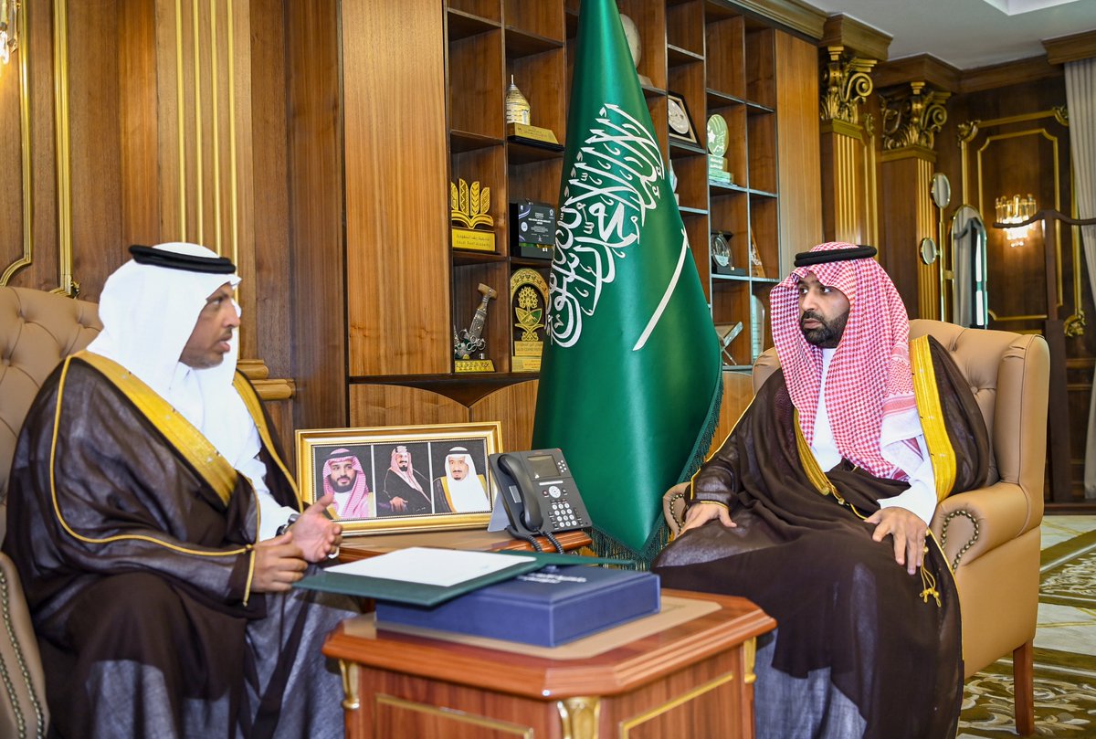 jazangov's tweet photo. سمو أمير منطقة جازان
#محمد_بن_عبدالعزيز
يطلع على جاهزية أمانة المنطقة والبلديات المرتبطة بها لموسم الأمطار.
جرى ذلك خلال استقبال سموه لأمين المنطقة م. يحيى الغزواني. https://t.co/iIsJxIXedZ