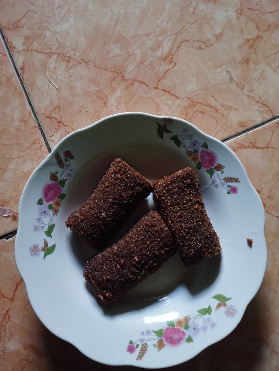 sev7nlan's tweet photo. jujur ini risol terenak yg pernah gw makan 🤤 https://t.co/HZES8suKPU