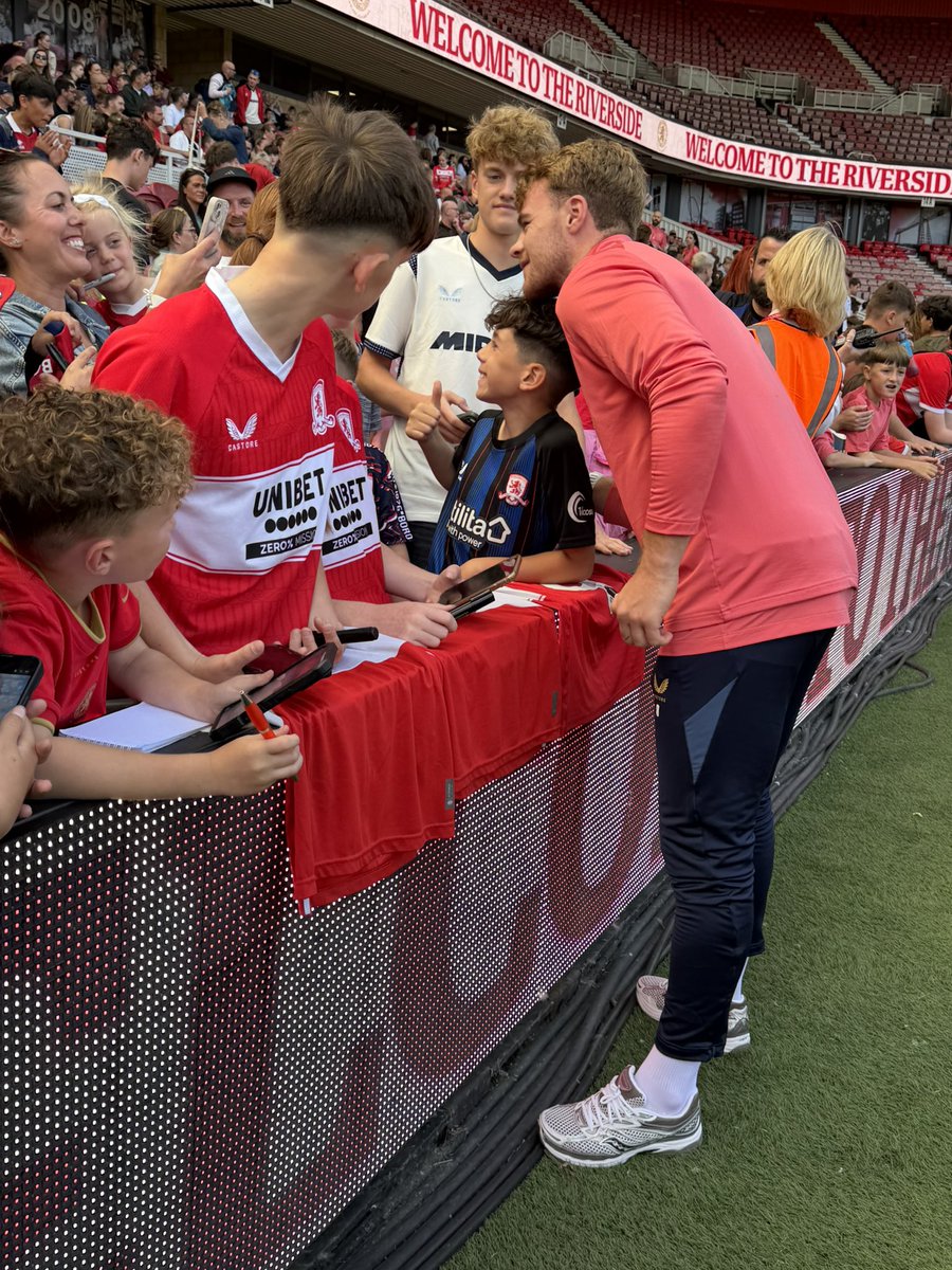 TheRedUK's tweet photo. Tommy mingling with the young fans…
#greattosee https://t.co/EhXseGEQVl