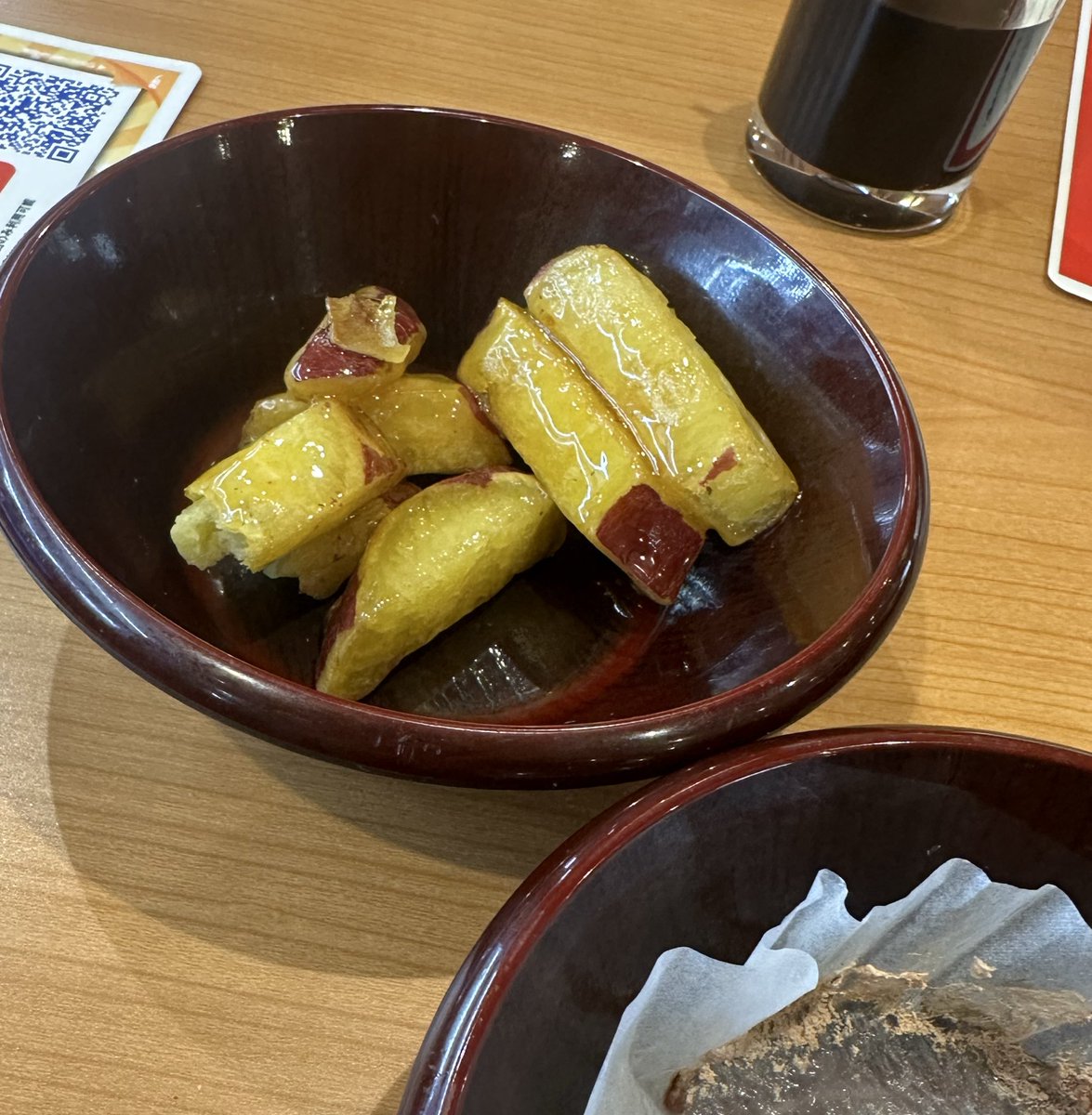 DoLemon_5percen's tweet photo. くら寿司上級者の人に聞きたいんだけどこれって食いもん直入れする皿であってる？
なんでかわからんけど 違う･衛生的に嫌だ って感情わいてきて、 https://t.co/fq7UUd1eTM