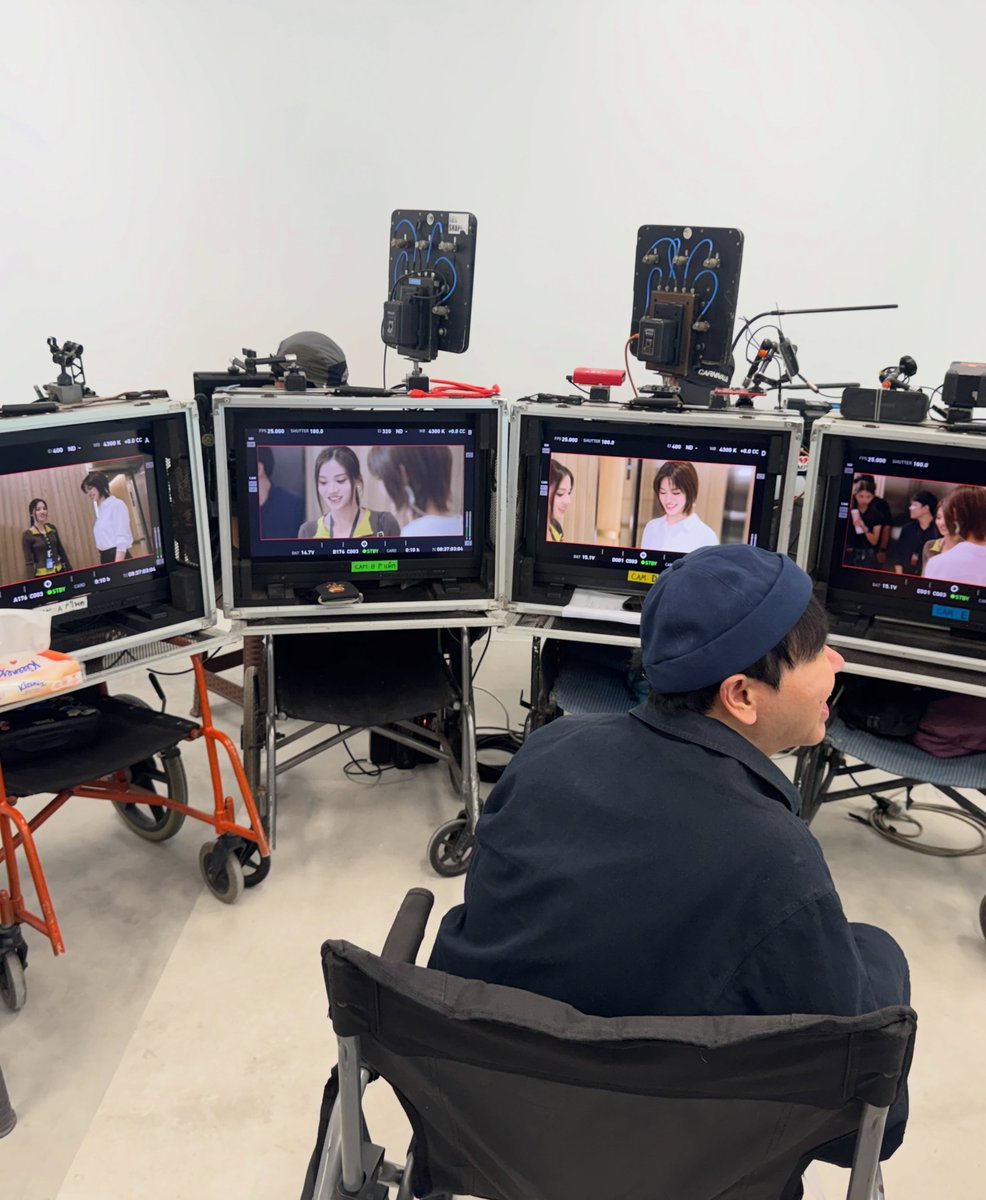 sunset__0411's tweet photo. And more behind the scenes 🧡💜

#PeachAndMeSeriesFinalEP
#PeachAndMeSeries 
#emiamily #beonnnie 
#เอมี่บอนนี่ #EmiBonnie https://t.co/xSRUENXFMM