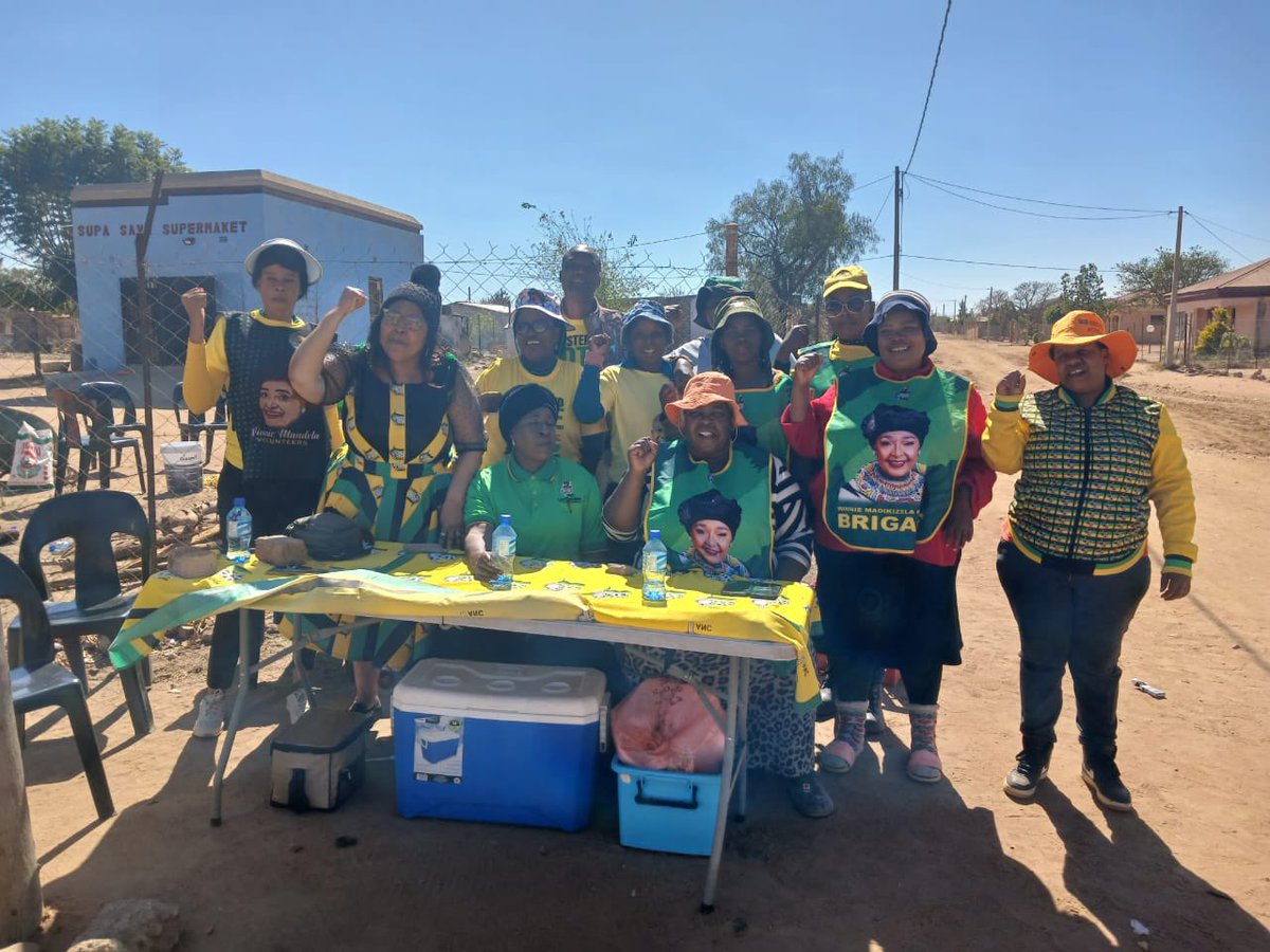 ANCParliament's tweet photo. [IN PICTURES] Voter Registration Weekend 

ANC MP, Cde Paulina Makgato with RET convenor Cde Calvin Masoga visited Ward 10,12,13, and 14 VDs in Mohodi, Molemole sub-region, Limpopo, to provide support during the voter registration weekend.

#RegisterToVoteANC
#LGE2026
#ANCAtWork https://t.co/DQ8ZgfKTj1