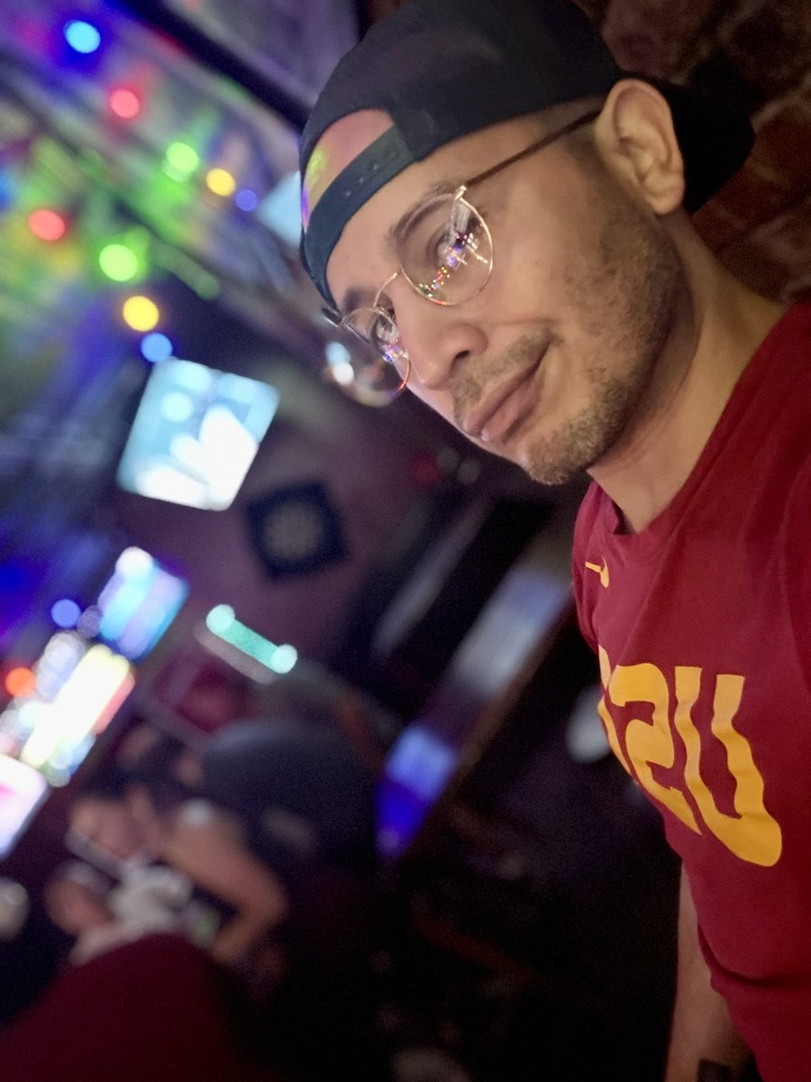 00nelsonrocha's tweet photo. Columbia University didn't have a chance 💪 well deserved beers ✌🏼FIGHT ON!!! @USCAlumni @USC https://t.co/p3akKRwUnC