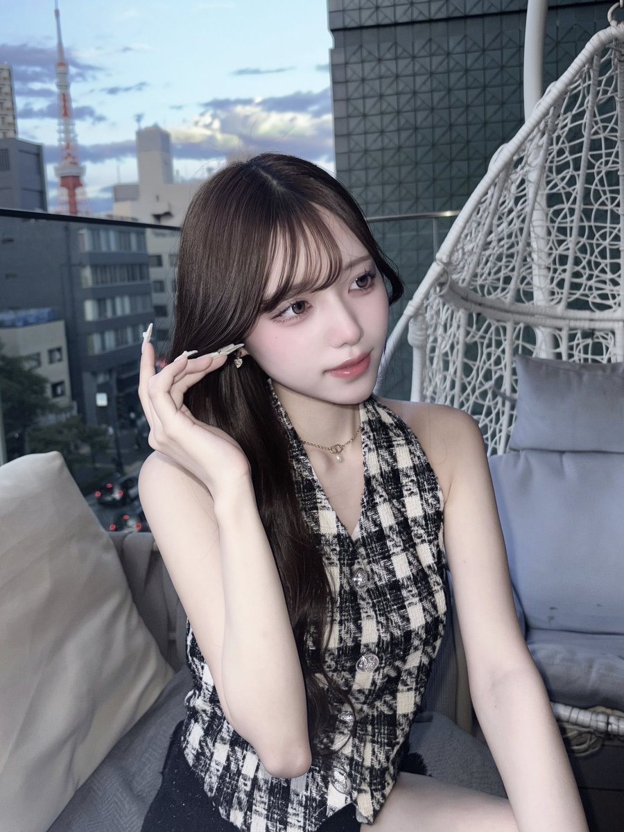 3qn03's tweet photo. 日焼けしたくないのにテラス席大好き 天邪鬼 https://t.co/aw2XYJLNzk