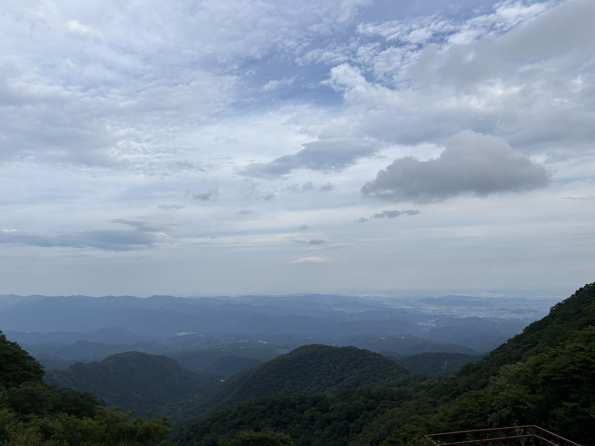 gunmanken's tweet photo. 原稿上がったので、赤城山の上のほうまで行ってきた。ほぼ日のショップがあったので、ポーラのぬいぐるみ買ってしまった。 https://t.co/qOFeklfXmt