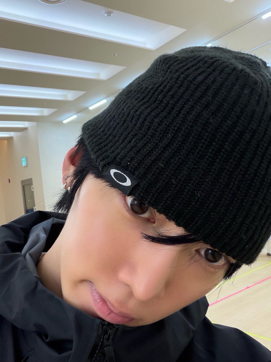 du_bu0_0's tweet photo. 깜장이🖤 https://t.co/hCt6tTgBPA