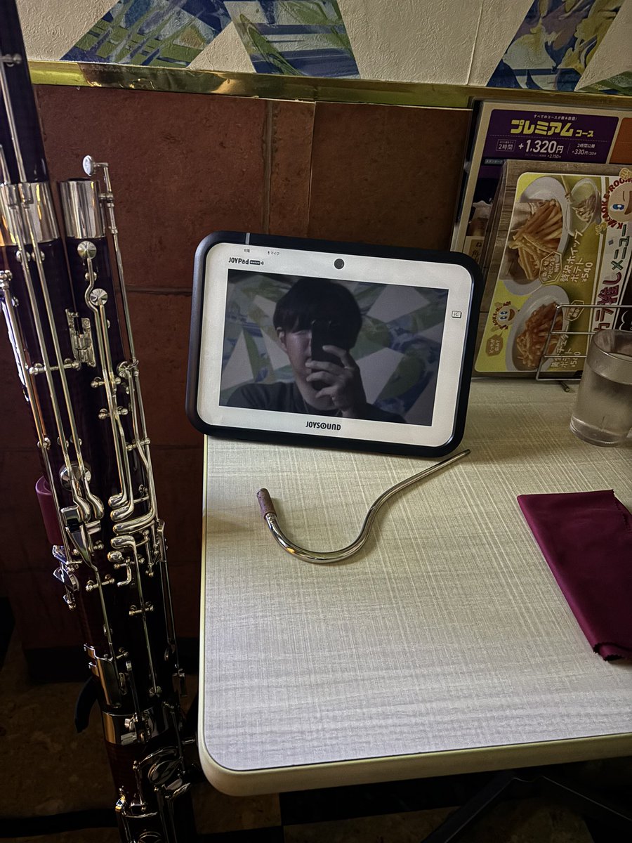 t3z_d's tweet photo. カラオケ練おわ https://t.co/woKiR9JYlk