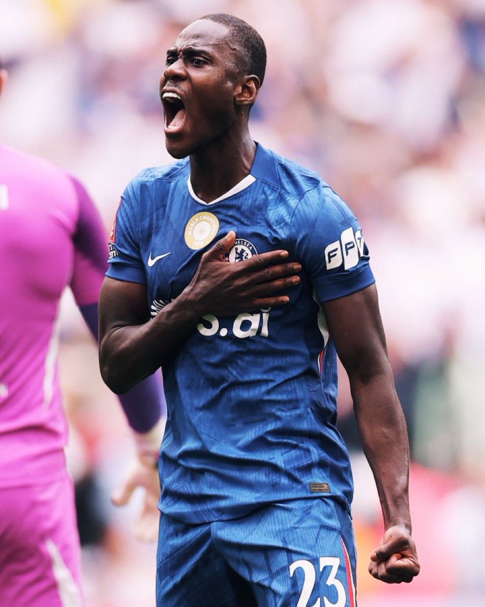 767TOUCHLINE's tweet photo. 🚨 Chalobah is set to join Como! 🇮🇹🔵

Chelsea and the Serie A side have reached an agreement on a €30M deal 🤝🏾💰

The defender was determined to make the move, with the chance to play the UCL in Italy ✨ https://t.co/7YffF4JwTR