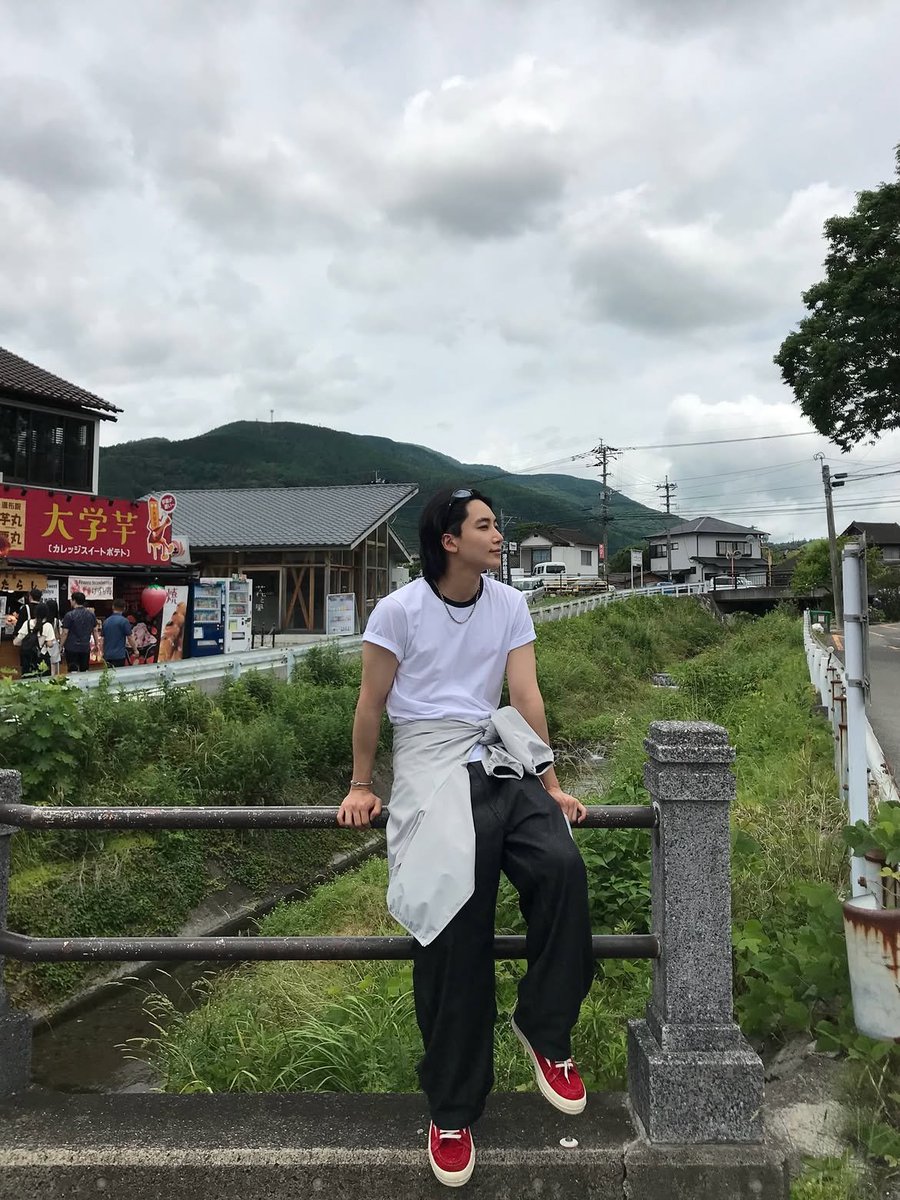 Jeonghrrn's tweet photo. I thought the scenery would be today's main character. I owe them an apology, then. https://t.co/EV714f0T4r
