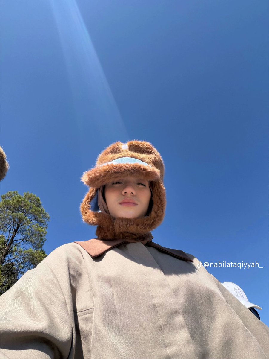 Ѕᥱᥣᥲ tweet media