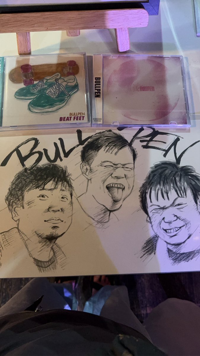 UIBULLPEN1's tweet photo. 新宿ACB 58周年おめでとうございました！
外も中も灼熱で最高な１日だったなぁー
全バンドカッコよかった
ジャンルは違ったけど大阪のSTITCHESめちゃめちゃ刺さった…
さぁ、次のBULLPENのライブは

いつだ https://t.co/NZpiH4iASA