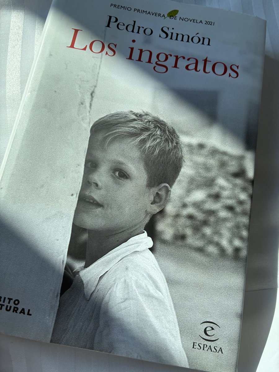 MirSira's tweet photo. Som memòria vivint un avui. Som qui hem sigut sempre per molt que aconseguim.
Quantes coses passen en un estiu, a vegades tantes com en una vida.
I marxes, sense mirar enrere. I no et gires. I queda el silenci de les coses. https://t.co/oRO4PKTxvG