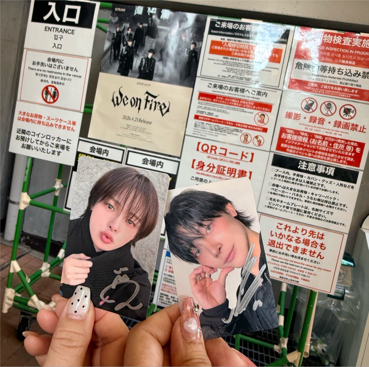 aklnc79's tweet photo. 20260802フォトカサイントーク

30秒あって意外とゆっくり話せた♡
やっぱり前日よりまったりしてたけど😅
いつも一方的に話しちゃうから今回単純にお祝いのメッセージ付きでエアハグをお願いしたら大照れ気まずいニコちゃん見れたので悔いなし✊😂💓
#andTEAM
#オフイベ
#NICHOLAS https://t.co/fme0oT4PA9
