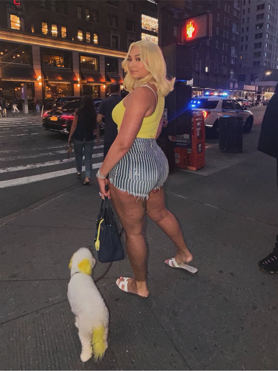ZeusNetworkTea's tweet photo. Scotty and Capri out for a midnight stroll! 💁‍♀️💕 https://t.co/0K2NMfFdnM