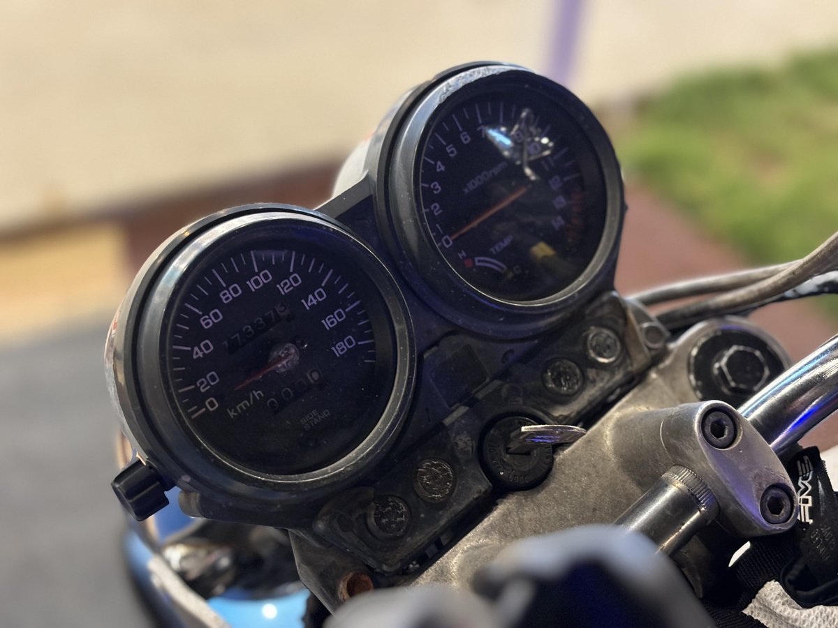 danang1751's tweet photo. CB400 !!!! 
^    ^
@ . @ https://t.co/9HN5Wr78IT