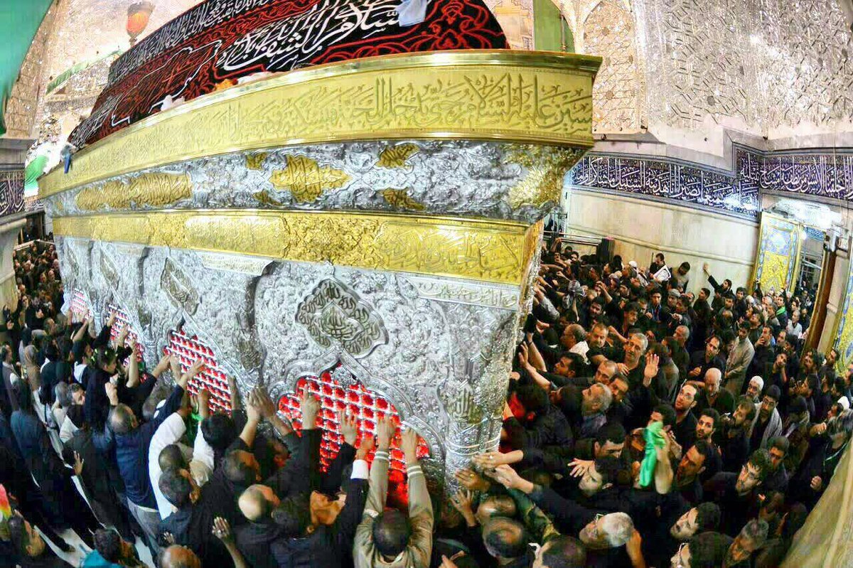 FSrkhwsh's tweet photo. روبه شش گوشه ترین قبله ی عالم هر صبح
بردن نام حسین بن علی میچسبد

🌹اَلسَّلامُ عَلَى الْحُسَيْنِ 
🌹وَ عَلى عَلِىِّ بْنِ الْحُسَيْنِ
🌹وَ عَلى اَوْلادِ الْحُسَيْنِ 
🌹وَ عَلى اَصْحابِ الْحُسَيْنِ..
#یا_لثارات_الحسین 
#عاشقان_حسین https://t.co/Zu8EptRPdC