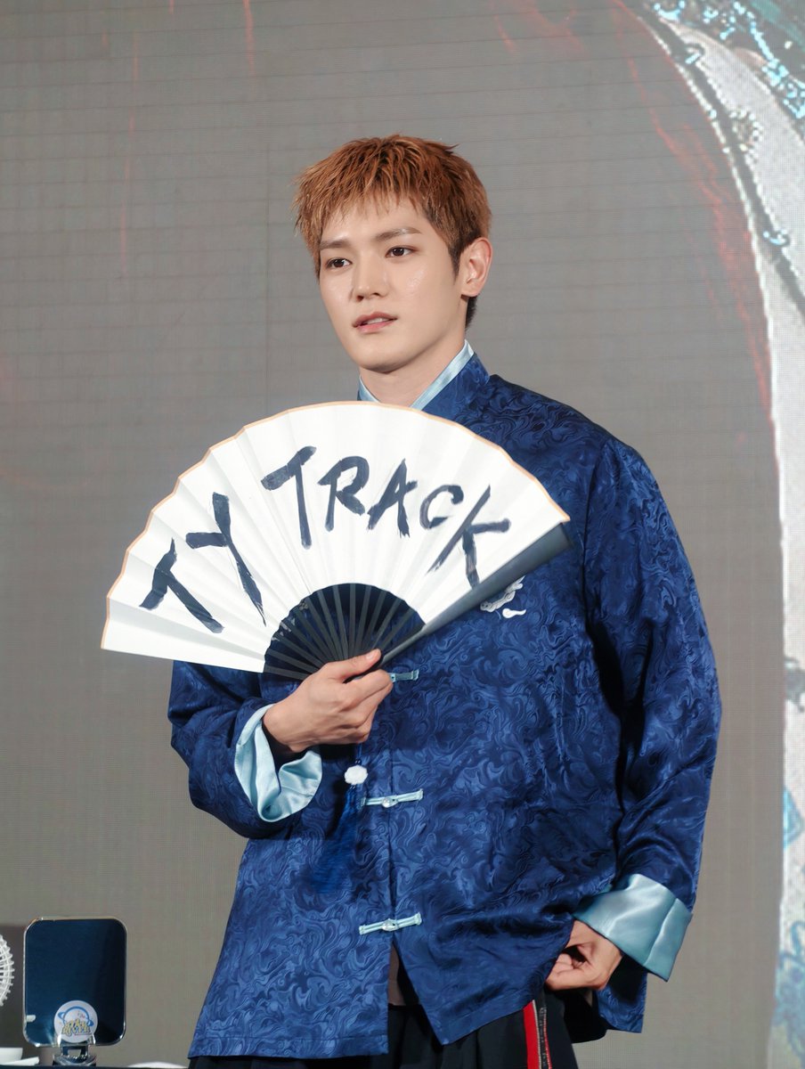 taeyongpictures's tweet photo. so handsome https://t.co/85dBYS192h