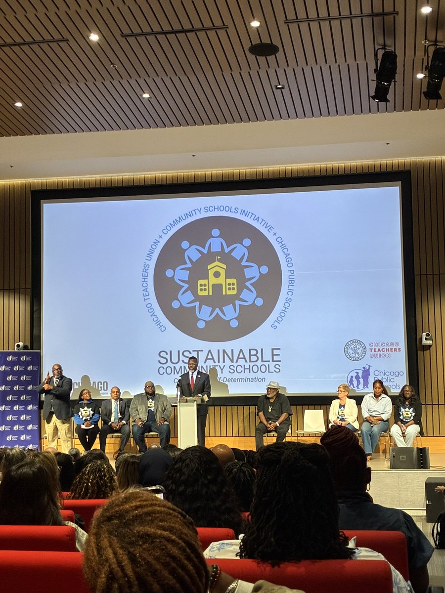 byaliceyin's tweet photo. Mayor Brandon Johnson w/ CTU to announce the expansion of 15 sustainable community schools. Not here: CPS CEO Macquline King

Johnson: “We would not be satisfied until we have an entire school district that's built off of the sustainable community schools model” https://t.co/nQbPSEnqNP