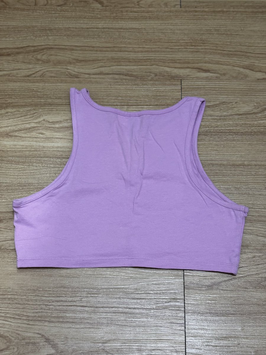 Seaasheali's tweet photo. tanktop h&amp;m 
25k https://t.co/X8E8ZpOZe7