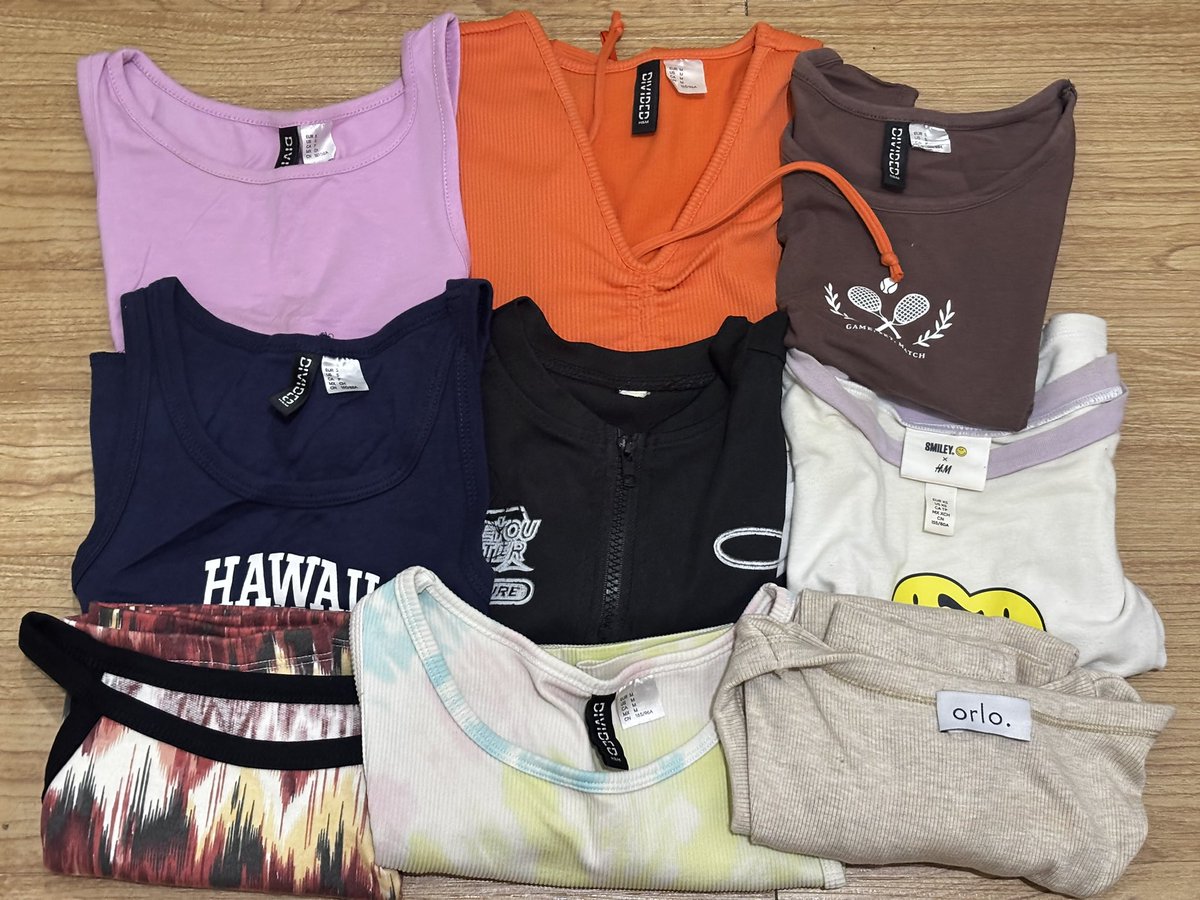 Seaasheali's tweet photo. preloved tanktop &amp; kaos brand (h&amp;m)
start from 15k, bisa oren (+15%) &amp; jnt.
lok bekasii https://t.co/gE42RWhlnH