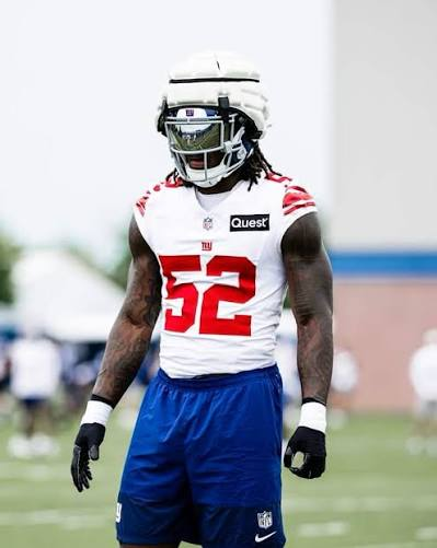 MrBaddog7676's tweet photo. This demon in pads today! #BigBlue https://t.co/31MAtbNlGu