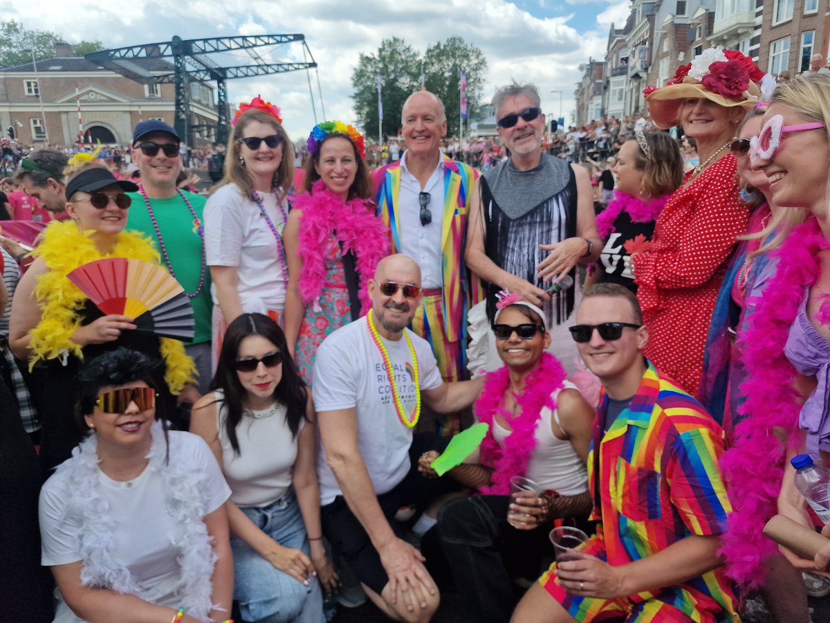 EmbaMexNL's tweet photo. Participamos con entusiasmo en el desfile del #PrideAmsterdam como parte del contingente de la Equal Rights Coalition #ERC. Reafirmamos el compromiso con la promoción y protección de los derechos humanos de las personas de la comunidad LGBTIQ+🏳️🌈 #MéxicoIncluyente
@SRE_mx https://t.co/pfoaPQ2aMo