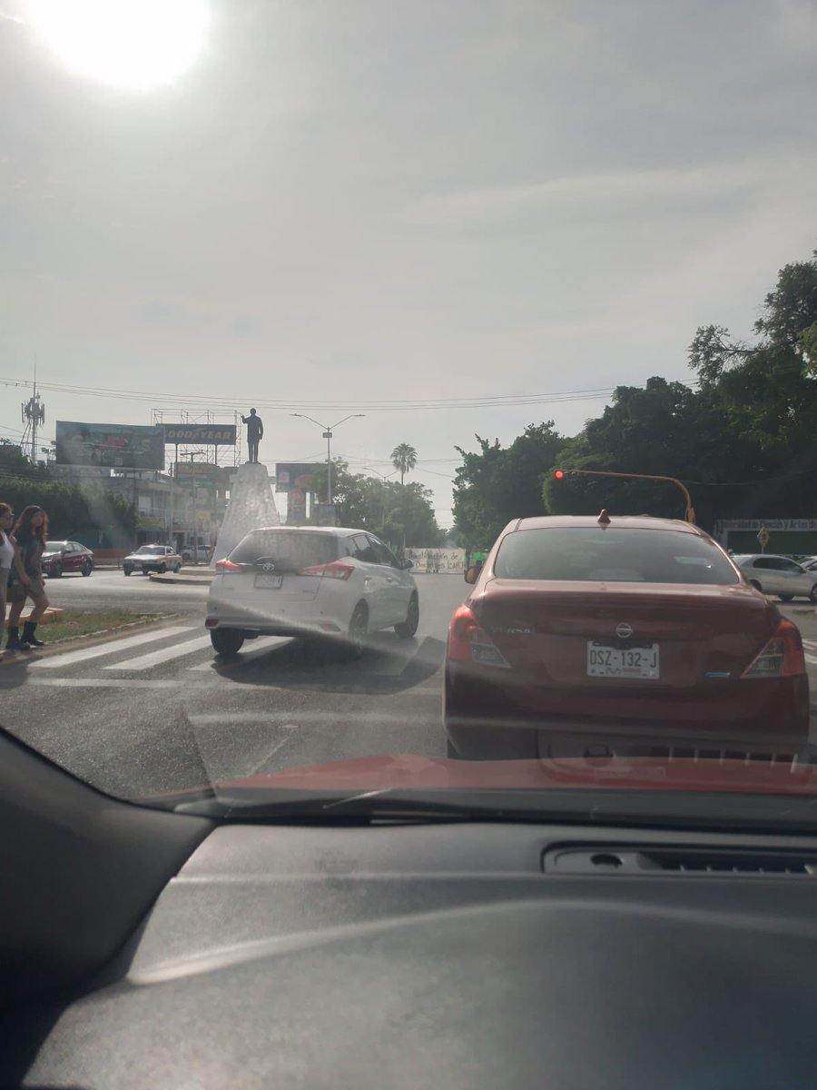 AlertaChiapas's tweet photo. #AlertaVial
Grupo de personas inicia bloqueo total sobre el Blvd Angel Albino Corzo frente a la UNICACH, carril de Poniente a Oriente.

Tome vías alternas #Tuxtla https://t.co/21SBtclCHg