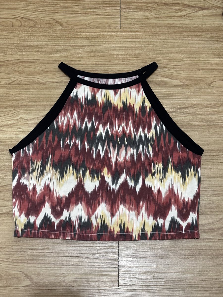 Seaasheali's tweet photo. tanktop no brand 
bahan haluss bggt baru dipake 1-2x
25k https://t.co/BBQjwFRgsA