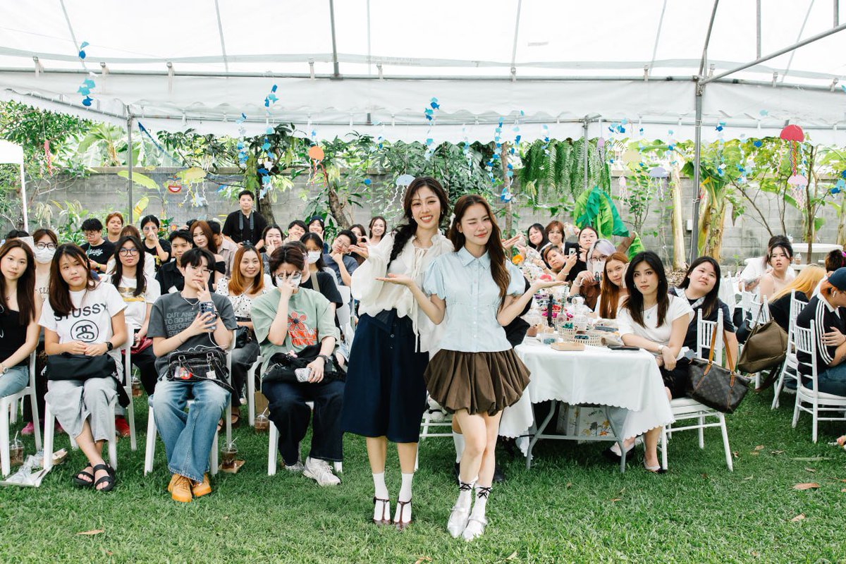 frt_ent's tweet photo. บรรยากาศสุดอบอุ่นในงาน "ในวันที่ยังมีโอกาส Tides of Time" ✨ ปุยฝ้ายและพลอยแจกรอยยิ้มและความสดใสฉ่ำๆ ให้แฟนๆ แบบเต็มอิ่ม ขอบคุณทุกคนที่มาร่วมสร้างความทรงจำดีๆ และกุมมือเดินไปด้วยกันในวันที่มีโอกาสแบบนี้นะคะ💖😊

Warmed hearts and endless smiles today at "Tides of Time" ✨ Sharing special moments with Puyfai and Ploy. Thank you to everyone who joined us to create beautiful memories and embrace this chance together. 💖

#ScentOfTimeWithPuyfaiPloy
#ในวันที่ยังมีโอกาส #PuyfaiPloy
#FRTentertainment