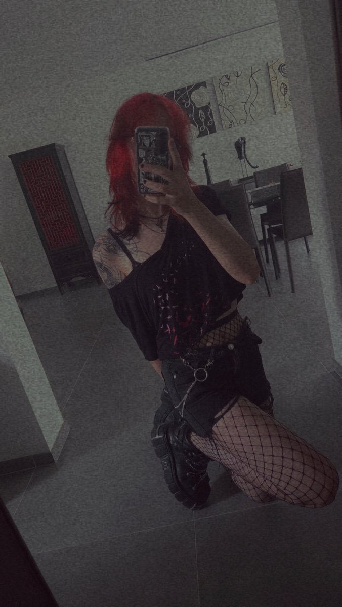 dragonepu's tweet photo. Call me a waitress the way I'm serviiiiing~ 💅 https://t.co/0VvbrPLwbk