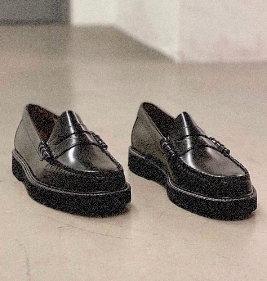 maybehabib's tweet photo. some loafers to get the day going. https://t.co/jXg8XJXdMA