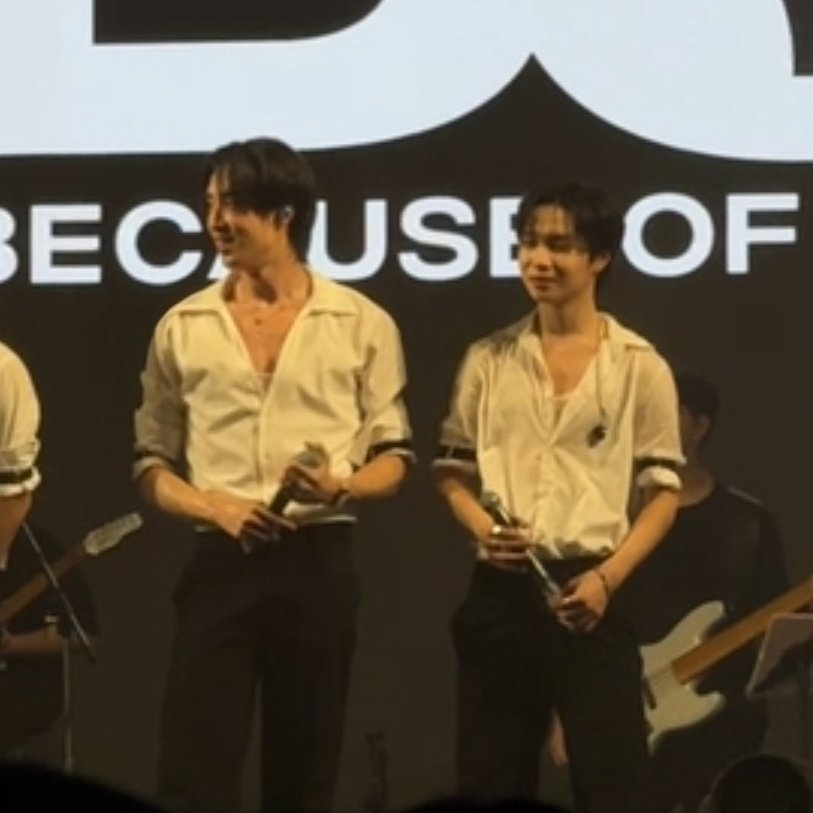 lillybaek's tweet photo. นั่งไล่เคลียร์เมมทรศ.แล้วเจอสิ่งนี้ อึ้ง อลันตัวใหญ่มากหรือจั๋งตัวเล็กไปวะ https://t.co/OLDTnuGXZi