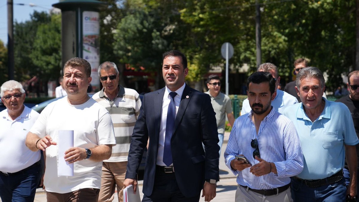 YeniPartiEsEs's tweet photo. YENİ Partimizin resmi kuruluş evraklarını Eskişehir Valiliği’ne teslim ederek, Kurucu İl Başkanımız Av. Talat Yalaz’ın önderliğinde yeni bir başlangıcın ilk adımını attık.

@avtalatyalaz https://t.co/sHfxpC2Swg