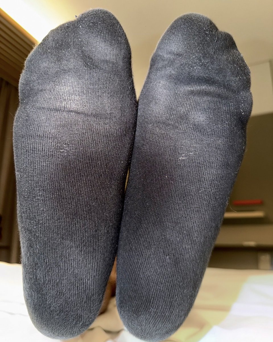 zhongzhusb's tweet photo. 爷们阳痿早泄怎么办？垫上臭袜卫生巾，雄臭补阳，重振雄风！🤪🤪 https://t.co/HwfhIv5Hcn