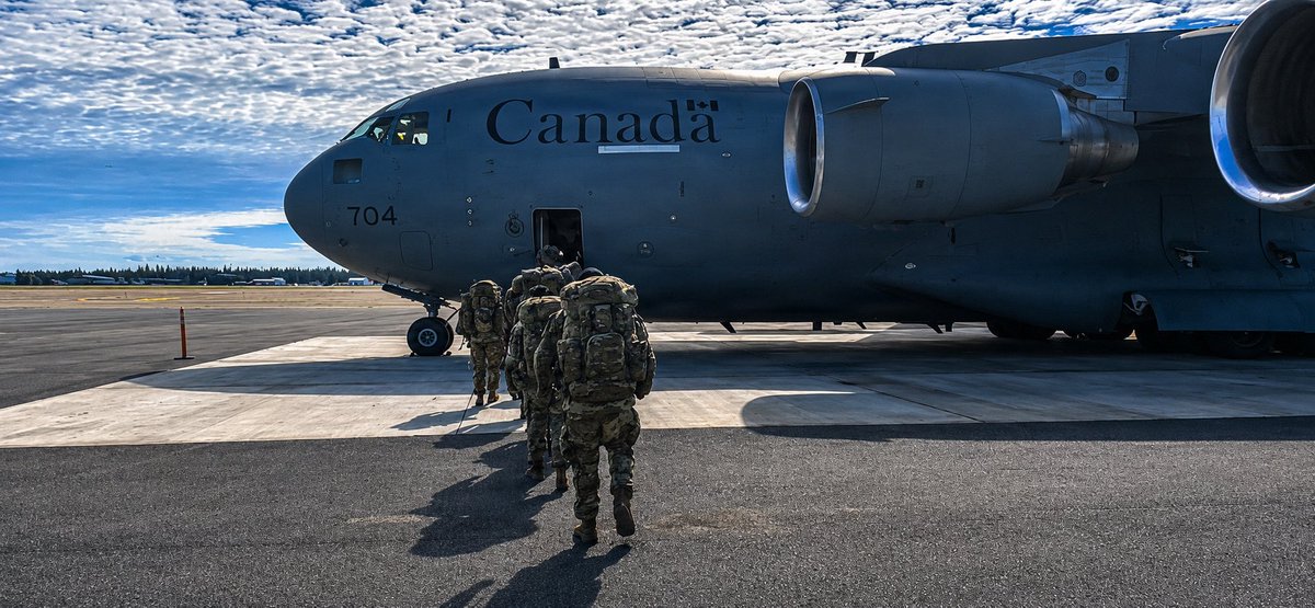 ANRALCOM's tweet photo. A Royal Canadian Air Force C-17 transported a U.S. Army M142 HIMARS to Nome, Alaska on July 31st alongside Soldiers from the 11th Airborne Division during Operation TUNDRA MERLIN. https://t.co/O1rdqX0CUG