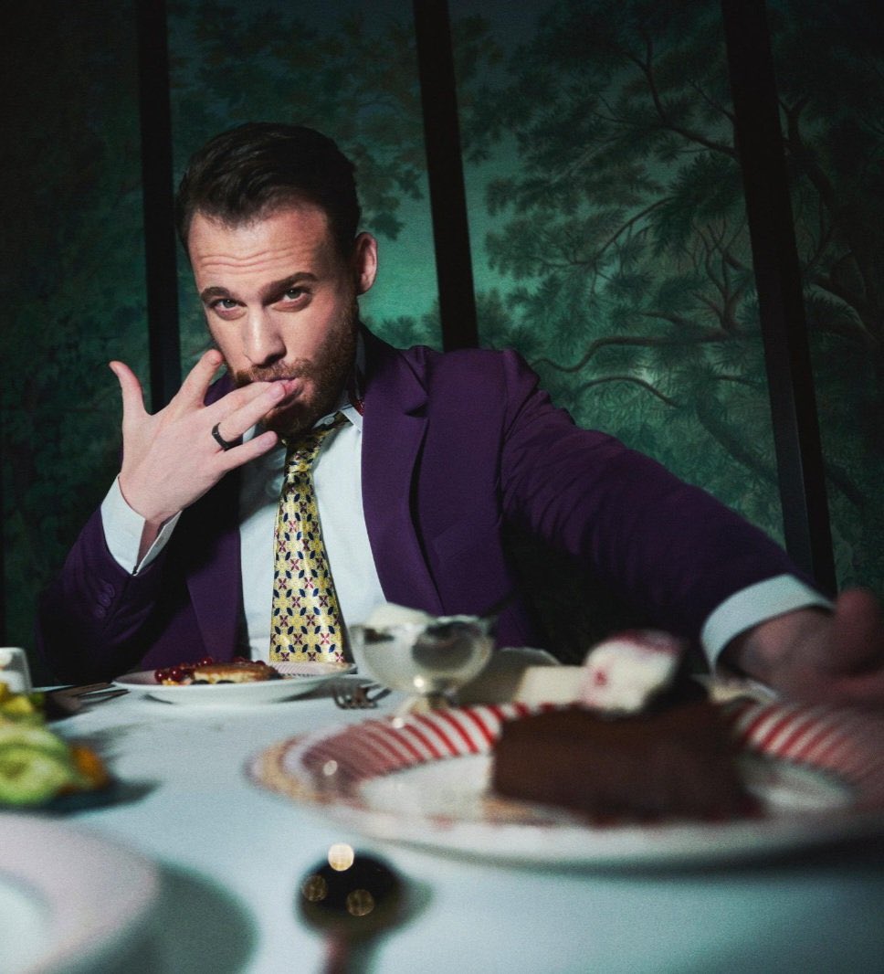 diziyolcusu's tweet photo. Gazeteci Birsen Altuntaş’ın haberine göre;

#KeremBürsin’in başrolünde yer alacağı “Grand Maison İstanbul” dizisinin hazırlıkları başladı. Sevilen oyuncu, 8 bölümlük dizide başarılı ve karizmatik bir mutfak şefi olan Ateş Leventoğlu’na hayat verecek. https://t.co/L4Xw0ZTZbg