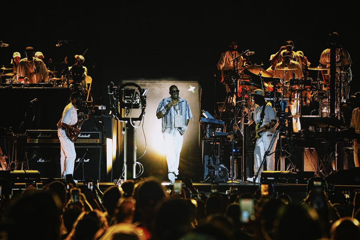 therulernyc's tweet photo. The Ruler's Back! #JAYZ25 https://t.co/qHhfxcO4M4