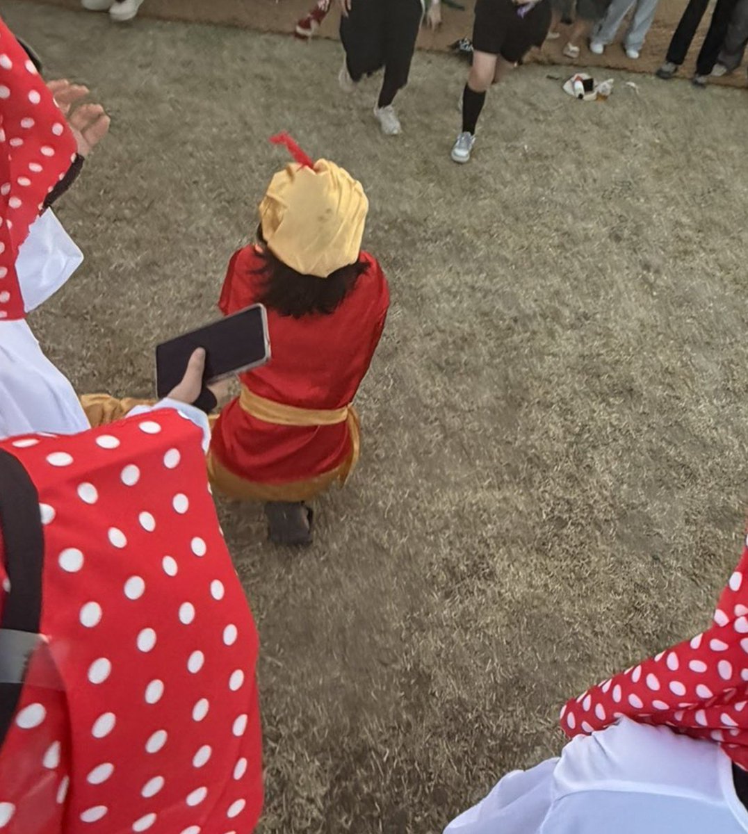 7070clfdud's tweet photo. 혹시 저랑 같이 사진찍으신분 있다면 사진공유 부탁드립니다
저 진짜 열정적으로 포즈 취했는데 사진궁금해요 https://t.co/gdwPVhyvMP