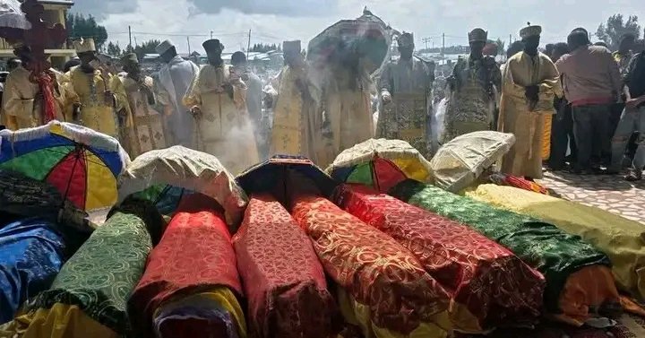 SKassanesh's tweet photo. ሐምሌ 26/2018 ዓ.ም በሰሜን ኸዋ ሀገረ ስብከት  በጻድቃኔ ደብረ ምጥማቅ ቅድስት ማርያም ገዳም ድንገት በተከሰተ ርዕደ መሬትና የመሬት መንሸራተት አደጋ የ14 ሰዎች ሕይወት ሲያልፍ በ5 ሰዎች ላይ ከፍተኛ ጉዳት መድረሱን ሀገረ ስብከቱ አስታወቀ። https://t.co/ERGlz7bbho