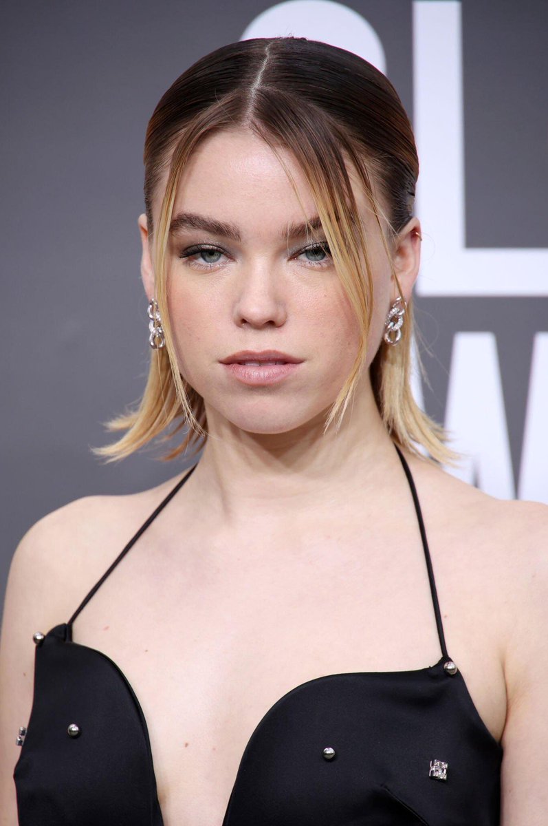 Bollywoodrule's tweet photo. Milly Alcock attends 80th Annual Golden Globe Awards https://t.co/O9wQAaLIgA