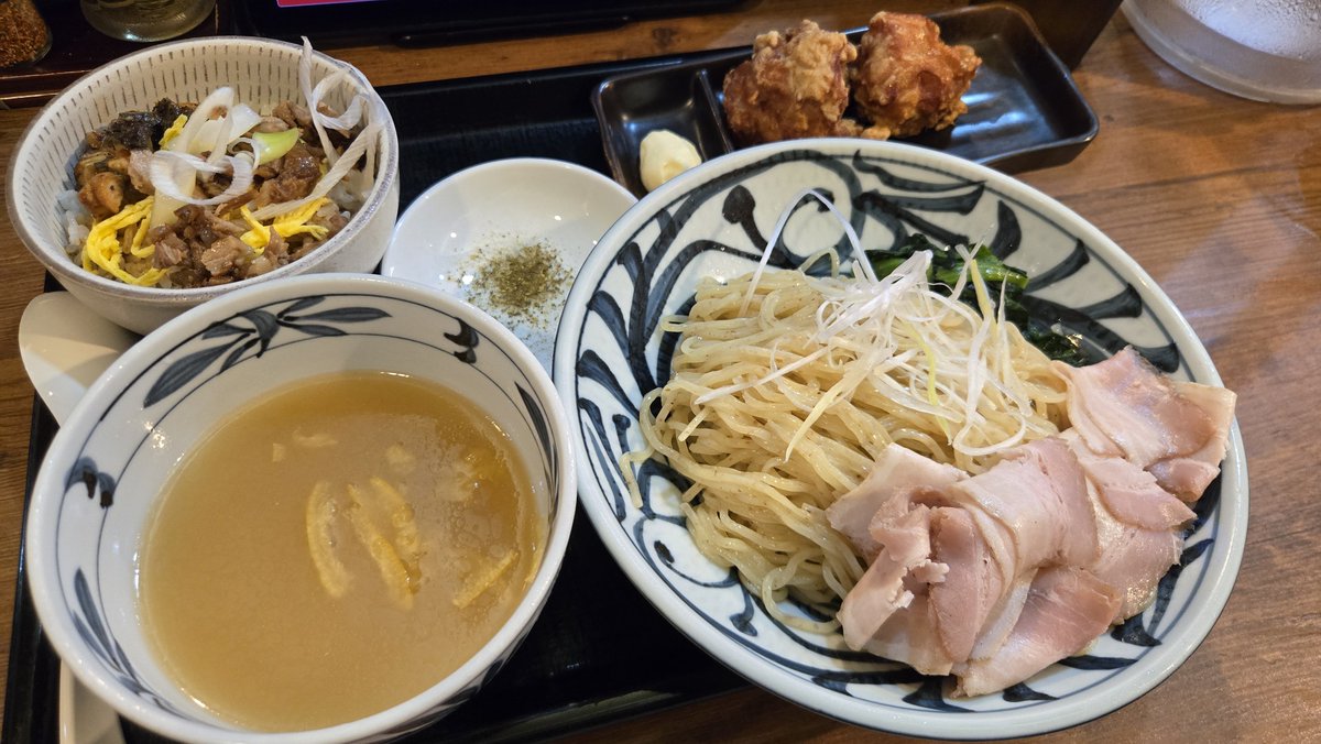 kazmixx's tweet photo. 無事に群馬戻ってきて
渋川で食べて帰る https://t.co/UShR5QOMGd