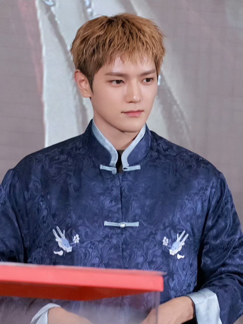 _Ieety's tweet photo. taeyong you are the most beautiful being in this universe https://t.co/8nnOfnB5rT