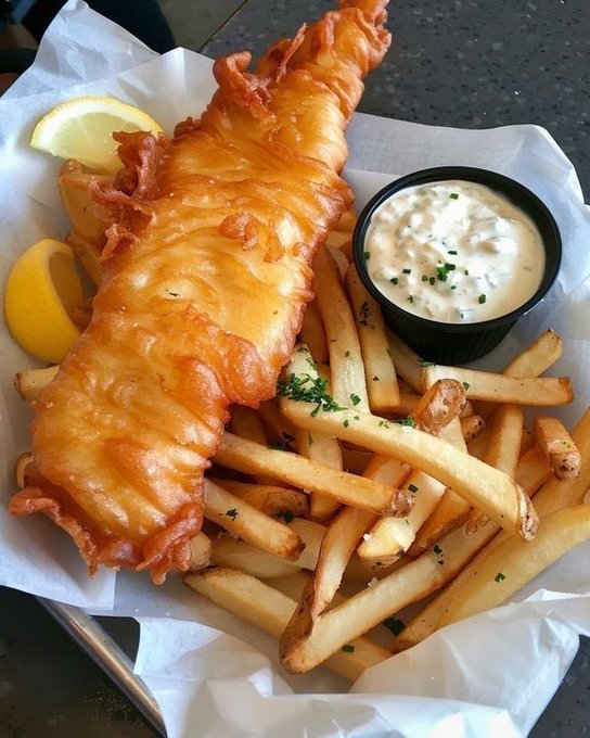 FoodPleaser's tweet photo. What's your first thought when you see this meal? https://t.co/qsNGRMxmQl