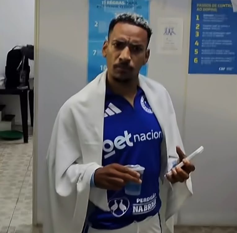Maloqueiro_Azul's tweet photo. Quando a gordelicia tá de quatrão e eu com a piroca já igual um esmeril e ela fala q não libera o boga https://t.co/b8KtmCdWZa