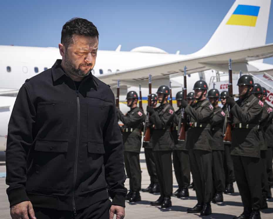 1860rm's tweet photo. 🇷🇺🇺🇦The Ukrainian channel "Resident" summarizes the results of the much-hyped "40-day operation by Zelensky to force the Kremlin to peace":

🟦 It was supposed to isolate Crimea and paralyze Russia's energy complex. None of the goals were achieved, and in response, we received a crushing blow from the enemy and a domestic political crisis;

🟦 Ukraine has lost the Black Sea. Ships no longer enter the ports of Odesa, Mykolaiv, and Chornomorsk. Russia responds to any attempt to enter the ports with strikes, sinking ships. Infrastructure in the ports themselves is also regularly targeted. The company Maersk, which services the ports, has already refused to operate in Ukraine. Daily losses are more than $70 million;

🟦 Russia has struck 400 gas stations, of which 200 are beyond repair, causing a fuel crisis and business bankruptcies;

🟦 Rail transport has been paralyzed. The enemy has destroyed about 200 locomotives, disrupting communication with Romania and Poland, from which weapons and military equipment were delivered to Ukraine;

🟦 Stable rail communication with Zaporizhzhia and other regions has been lost;

🟦 The enemy is dismantling key enterprises of the Ukrainian defense industry. The country has no air defense to protect critical infrastructure;

🟦 Ukrainian cities are under attack every day. There is no longer a safe place in the country – missiles regularly reach even Lviv;

🟦 Preparations for the new heating season have failed, as acknowledged by Zelensky himself.

"He went for the wool and came back shorn" – this is what the Russian saying says about it.