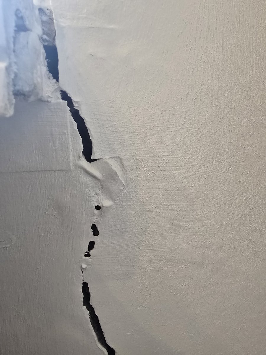 nahid1saif's tweet photo. Look at what @Hillingdon, @BuglerGroup, @SteveTuckwell &amp; @JonathanBianco are causing right now! 💥
​Heavy demolition shaking is physically tearing the wall apart inside local homes.
​@Hillingdon Complaints &amp; Housing Teams: STOP high-impact demolition works NOW! 🛑
​#hillingdon https://t.co/3AHA5GurqQ