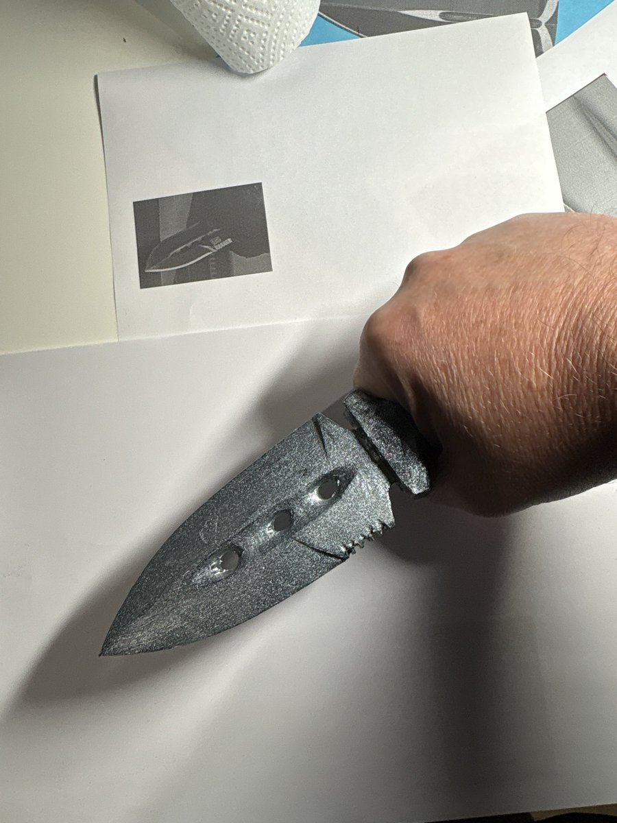 BillytheBlade's tweet photo. So I’ve been working on a cosplay knife made out of foam from Tyges Supplies, for a cosplay of MW4 Capt Price. 
@CallofDuty @InfinityWard  and the G.O.A.T that is Joel Emslie, is this a close proximity to the knife he’s holding????? https://t.co/f51beoyaCB