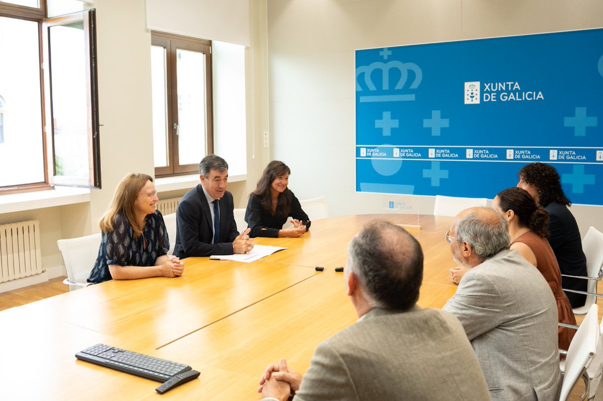 CienciaXunta's tweet photo. Hoxe recibimos a 3 novos beneficiarios do programa de excelencia investigadora Oportunius da @Xunta:

⚛️ Cesar Cabrera, científico mexicano atraído da Universidade de Hamburgo, que avanzará no @IGFAE_HEP o seu proxecto ERC Starting Grant 2025 DIPOLAR_SF 🧵👇 https://t.co/4dAOPTwAK2